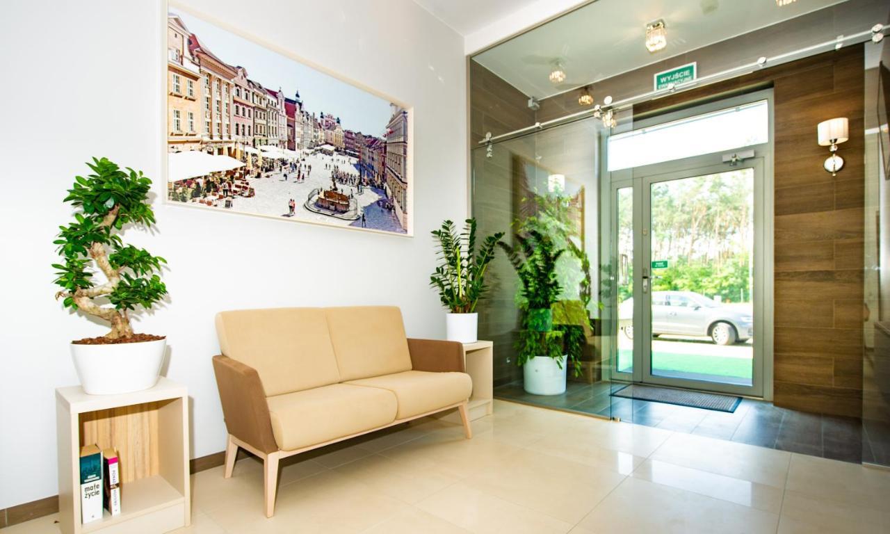 Poznan West Hotel - Airport Buitenkant foto