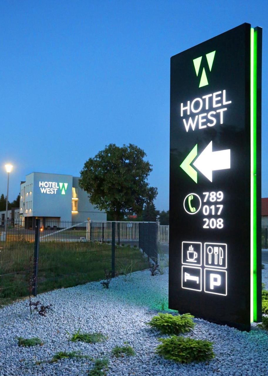 Poznan West Hotel - Airport Buitenkant foto