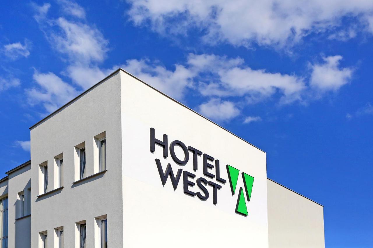 Poznan West Hotel - Airport Buitenkant foto